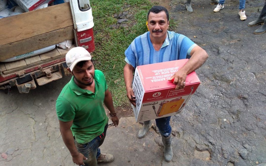 Sustainable Territories for Peace in Caquetá delivers materials and agricultural inputs to cocoa producers