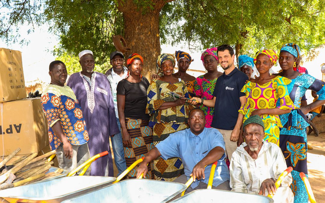 IMVF and ADWAC supply garden tools and fertilizer to rural communities