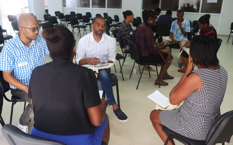 Projetos People & Planet e Maio 2025 promovem ações de formação sobre