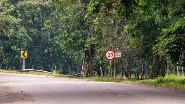 Estrada que liga La Montañita à capital do departamento, Florencia